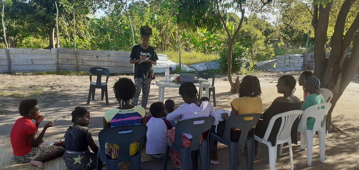 Discipulado ao ar livre em Matongolo